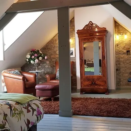 - Chambres D'hotes Formidable Bed & Breakfast Courcy (Marne)