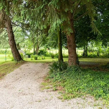 - Chambres D'hotes Formidable Bed & Breakfast Courcy (Marne)
